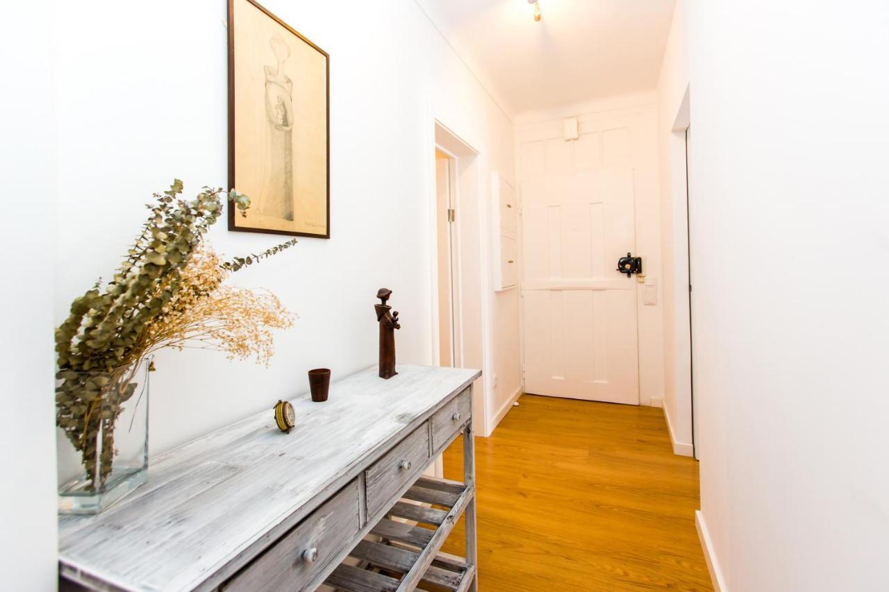 Belem! Charming 2 Bedroom Apartment W Terrace, Wifi & Free Street Parking Lisbon Bagian luar foto